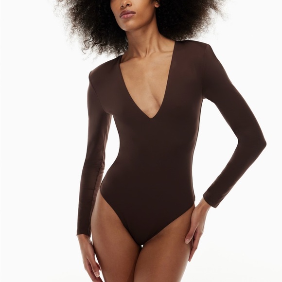 Aritzia (NWT) Babaton Contour V-Neck Longsleeve Bodsuit Corsa Red - Picture 3 of 3